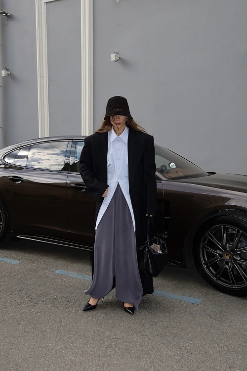 Фото пальто polyhedron "feel it", only deep black color в интернет-магазине POLYHEDRON