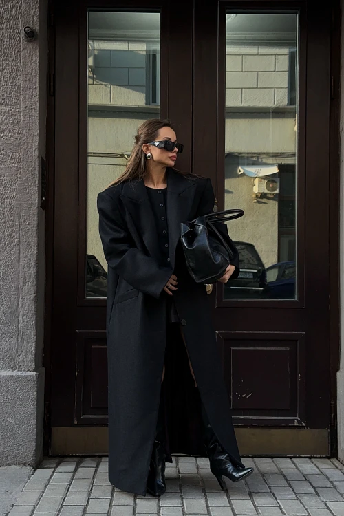 Фото пальто polyhedron "feel it", only deep black color в интернет-магазине POLYHEDRON