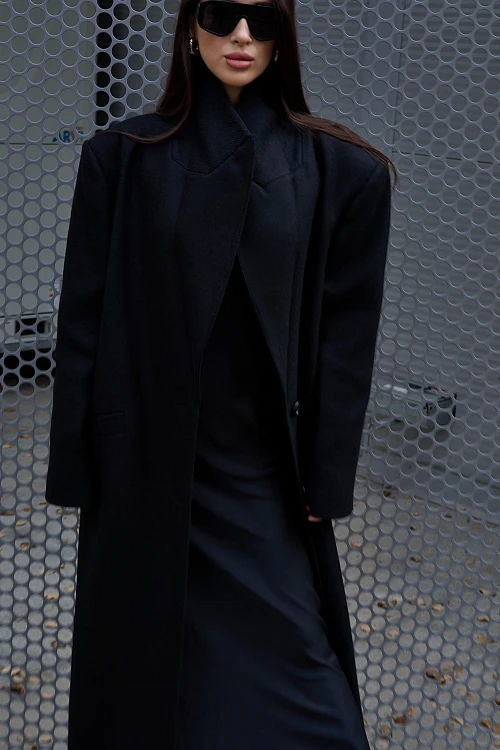 Фото пальто polyhedron "feel it", only deep black color в интернет-магазине POLYHEDRON