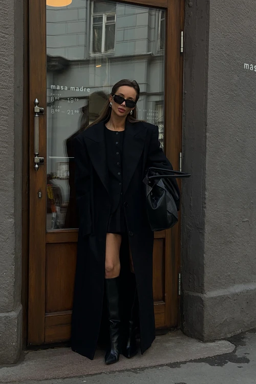 Фото пальто polyhedron "feel it", only deep black color в интернет-магазине POLYHEDRON