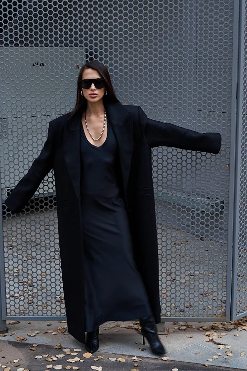 Фото пальто polyhedron "feel it", only deep black color в интернет-магазине POLYHEDRON