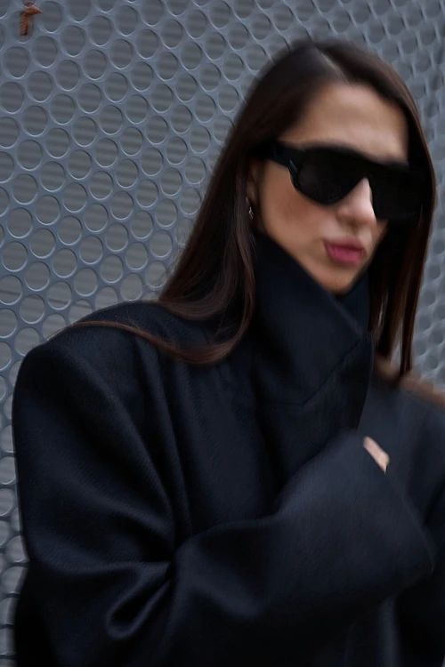 Фото пальто polyhedron "feel it", only deep black color в интернет-магазине POLYHEDRON