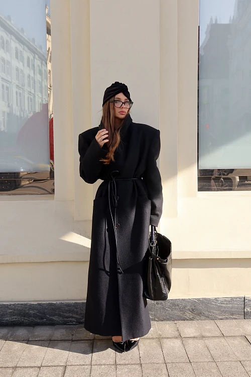 Фото пальто polyhedron "feel it", only deep black color в интернет-магазине POLYHEDRON