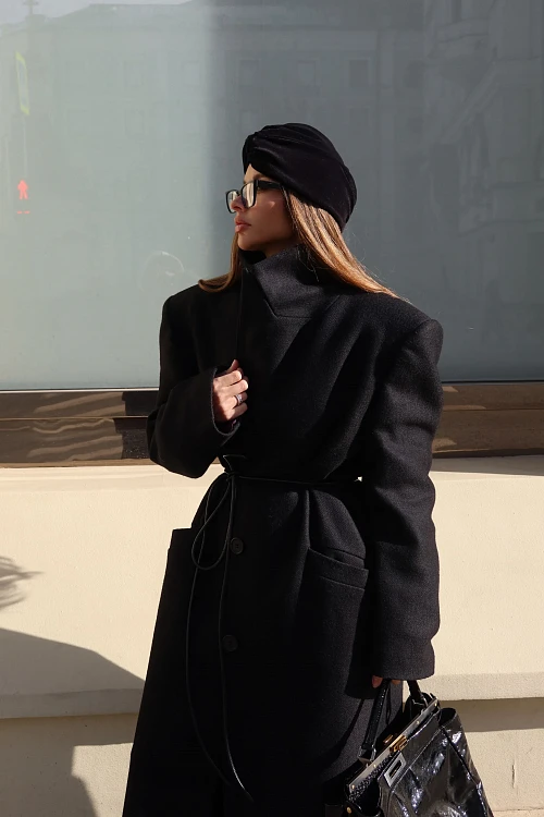 Фото пальто polyhedron "feel it", only deep black color в интернет-магазине POLYHEDRON